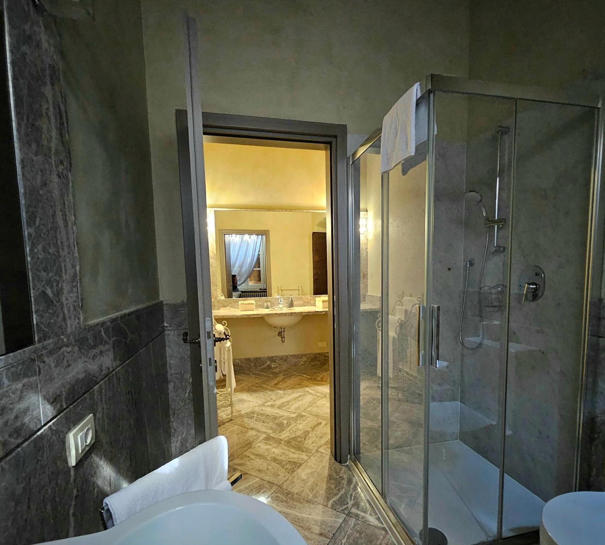 B&B Dimora Delle Donnole Bergamo Alta Eksteriør billede