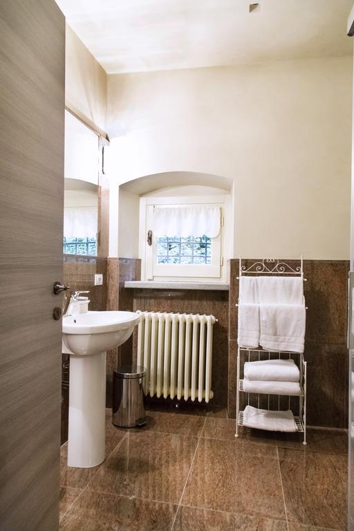B&B Dimora Delle Donnole Bergamo Alta Værelse billede
